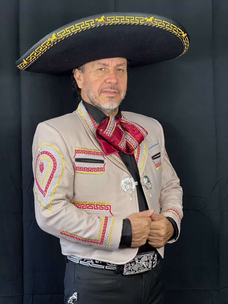 jorge mendoza mariachi loco ny el mejor violin de ny